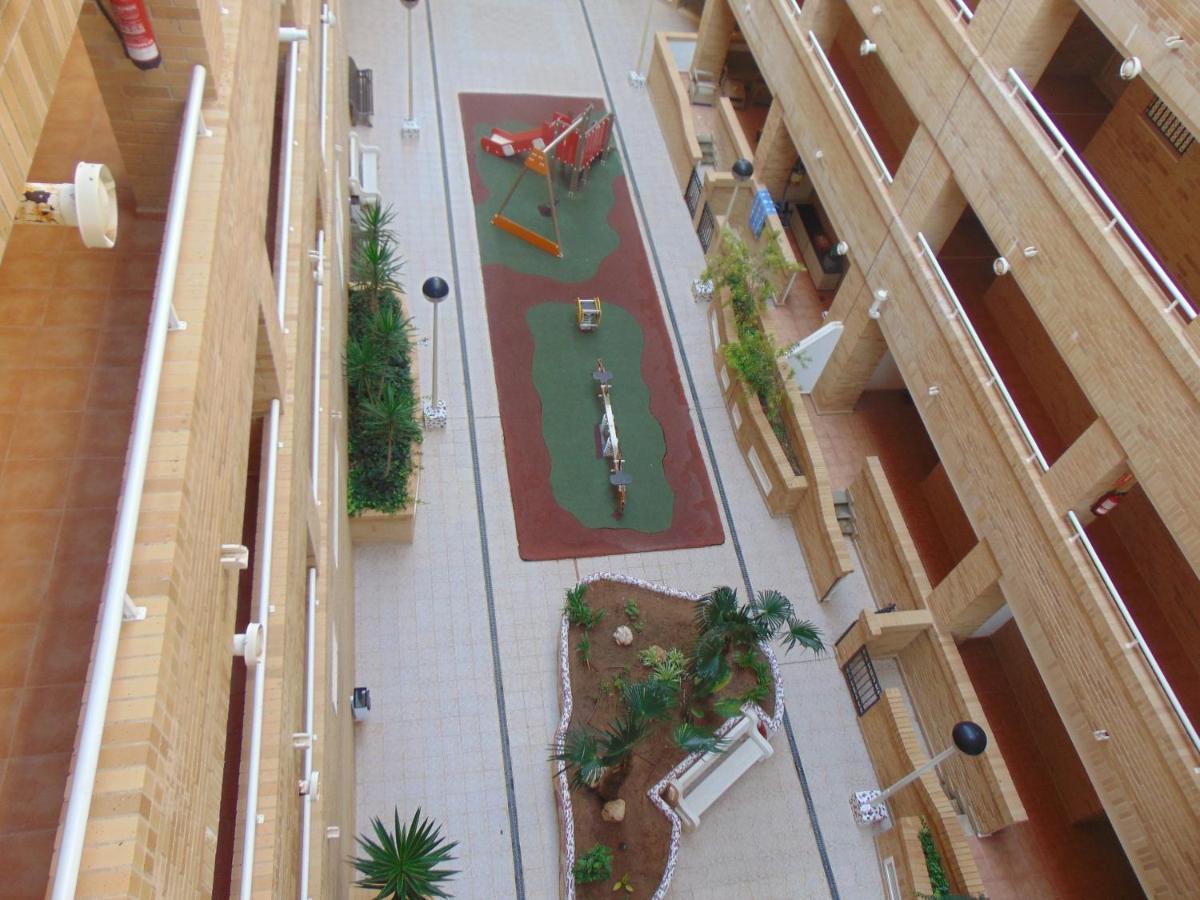 Apartamentos Varios Con 2 Dorm En Marina Dor , La Playa De Amplaries 47 , Vista Lateral Al Mar オロペサ・デル・マール エクステリア 写真