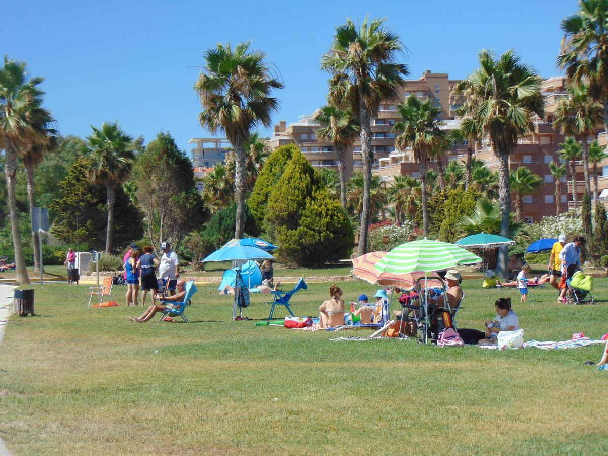 Apartamentos Varios Con 2 Dorm En Marina Dor , La Playa De Amplaries 47 , Vista Lateral Al Mar オロペサ・デル・マール エクステリア 写真