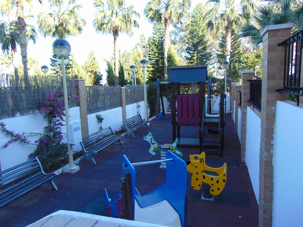 Apartamentos Varios Con 2 Dorm En Marina Dor , La Playa De Amplaries 47 , Vista Lateral Al Mar オロペサ・デル・マール エクステリア 写真